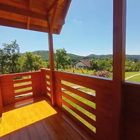 Tiny H Chalet *